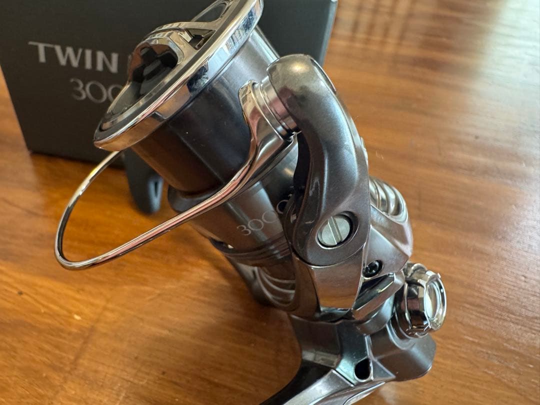 SHIMANO 24TWIN POWER 3000MHG スピニングリール