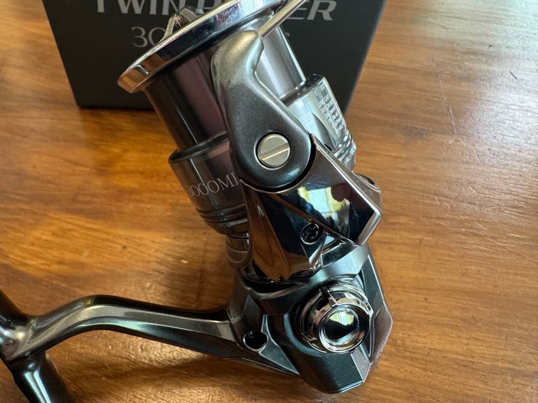 SHIMANO 24TWIN POWER 3000MHG スピニングリール