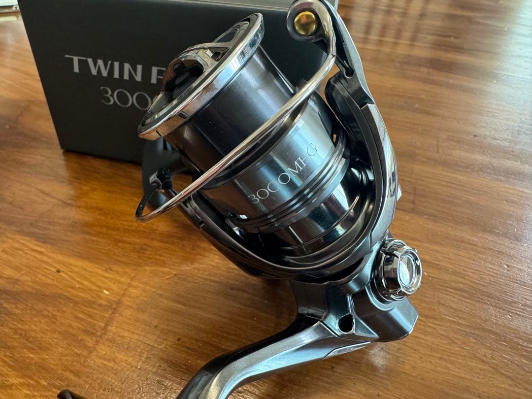 SHIMANO 24TWIN POWER 3000MHG スピニングリール