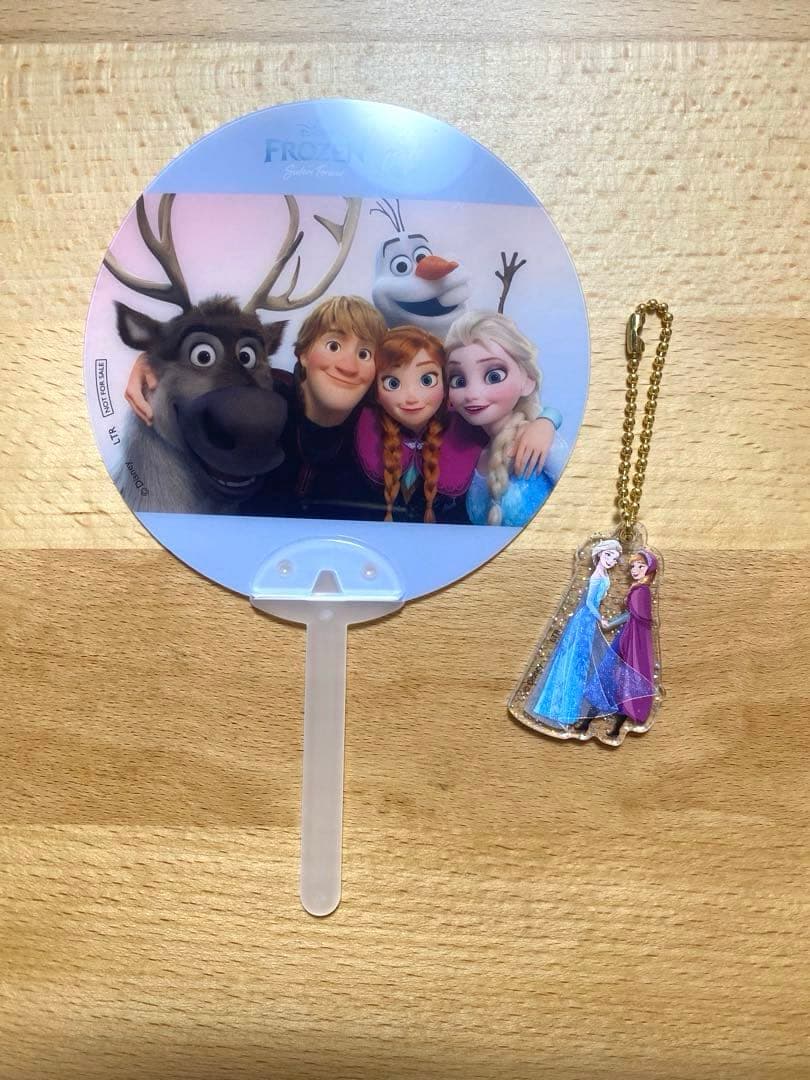【最終価格】アナと雪の女王 エルサ バッグ ミニうちわ アクリルキーホルダー