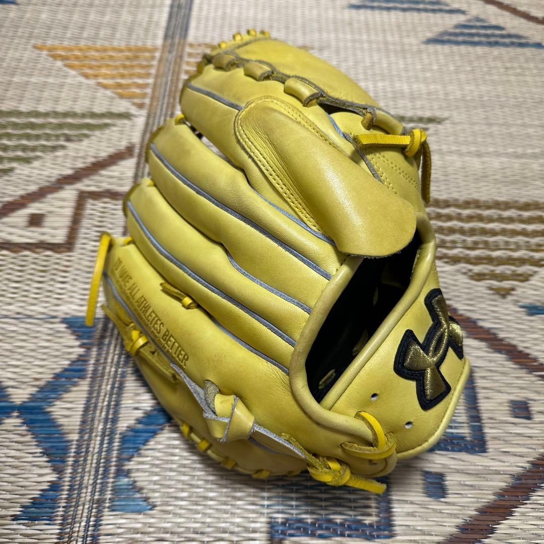 Under Armour イエロー 野球用グローブ OZ0904