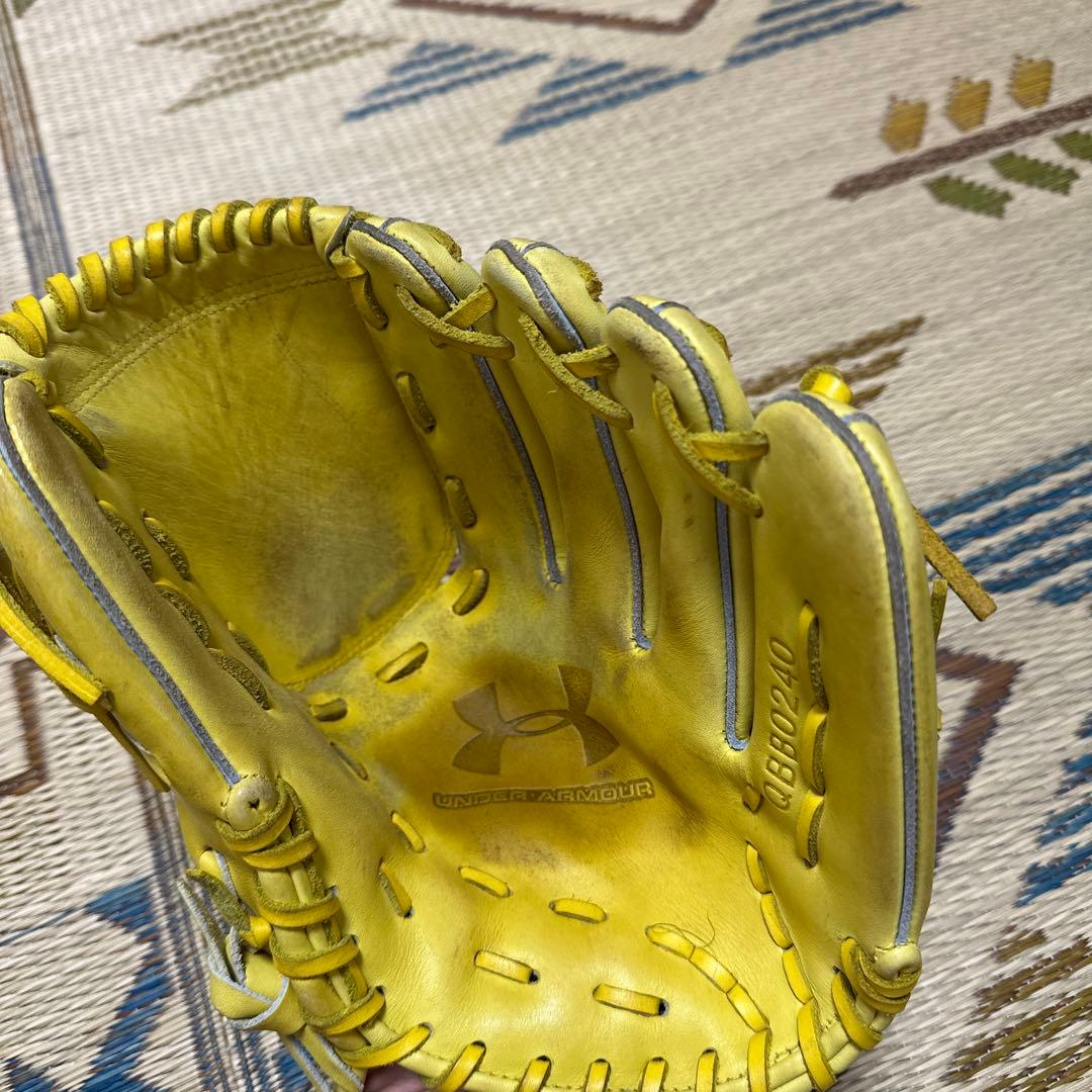 Under Armour イエロー 野球用グローブ OZ0904