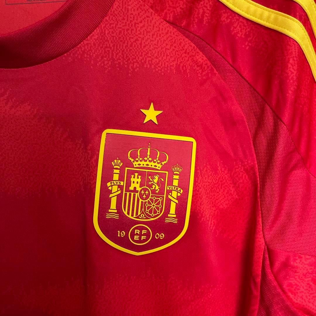 新品タグ付き　スペイン代表 adidas レッドユニフォーム
