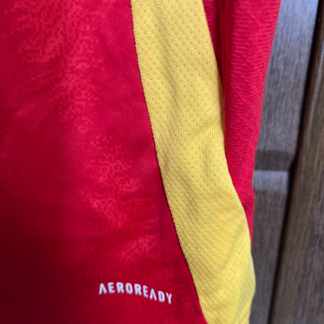 新品タグ付き　スペイン代表 adidas レッドユニフォーム