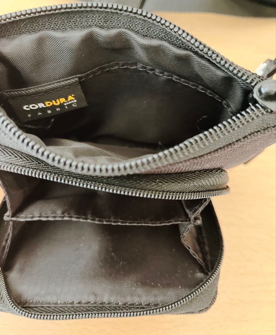 ダヤン　コーデュラ　サコッシュ & ケース　セット