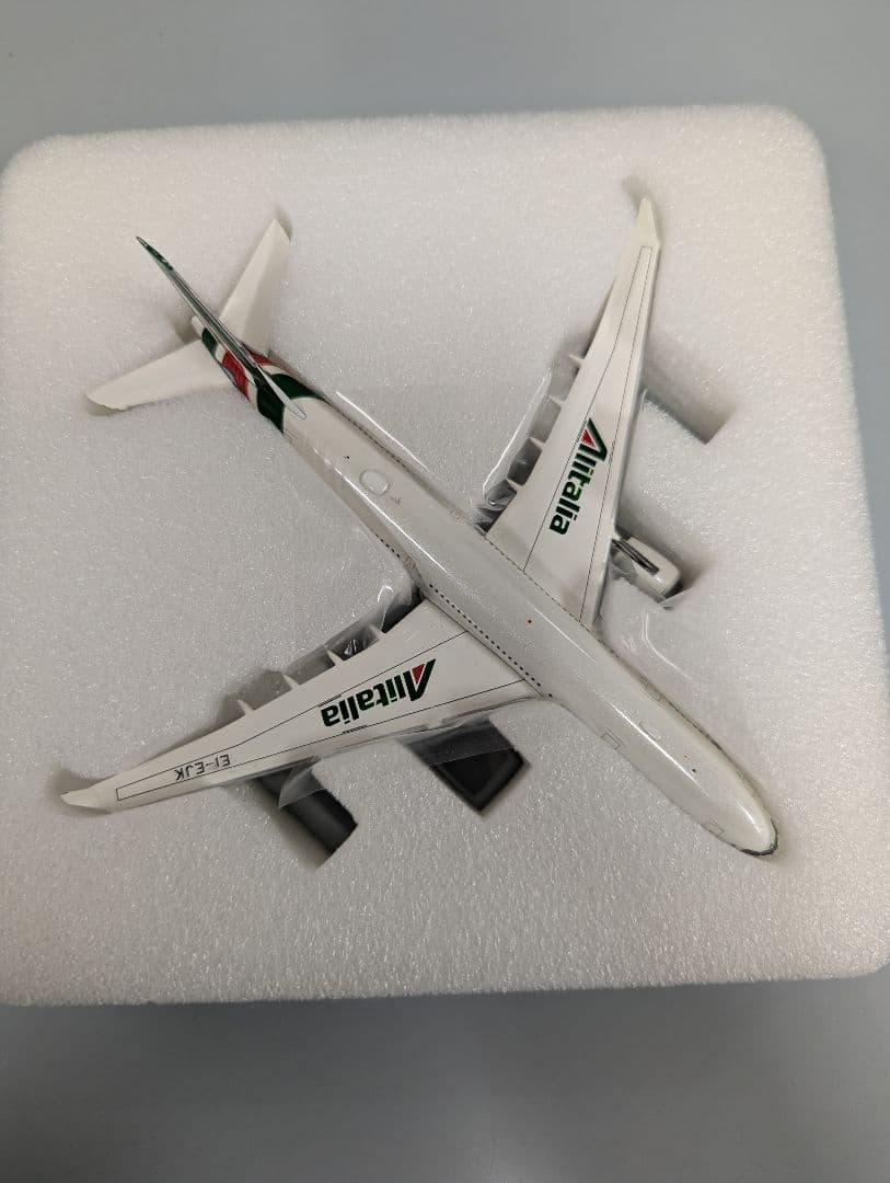 1:400 アリタリア航空 AIRBUS　A330-200