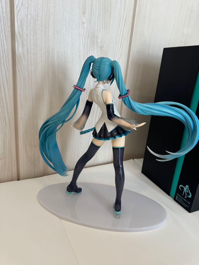 初音ミク V3フィギュア 箱付き