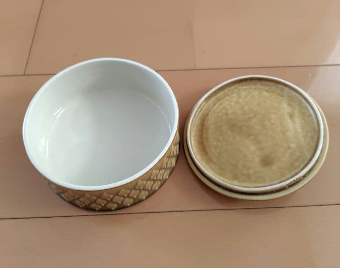 【クイストゴー】レリーフ　シュガー　ポット　陶器　食器