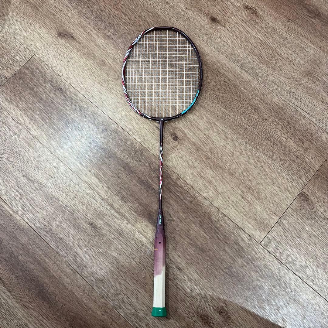 バドミントン　YONEX ASTROX100ZZ 4U5G