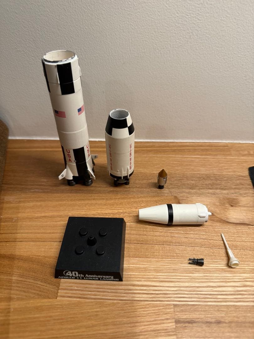 アポロ11号40周年記念 サターンV型ロケット 1/400