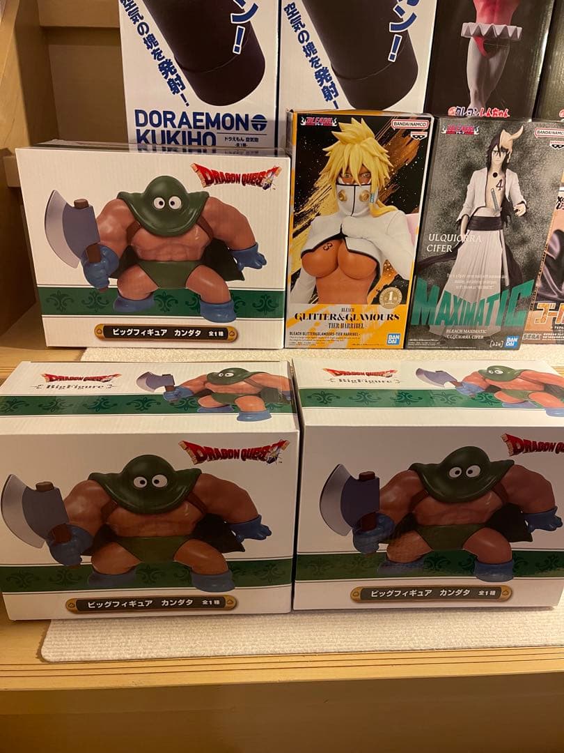 フィギュア10体とドラえもん空気砲2箱とガンダムヘッド型スピーカー2箱まとめ売り
