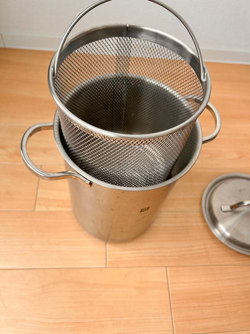 ツヴィリング　ステンレス製パスタ鍋（アスパラガス用鍋）ザル付き