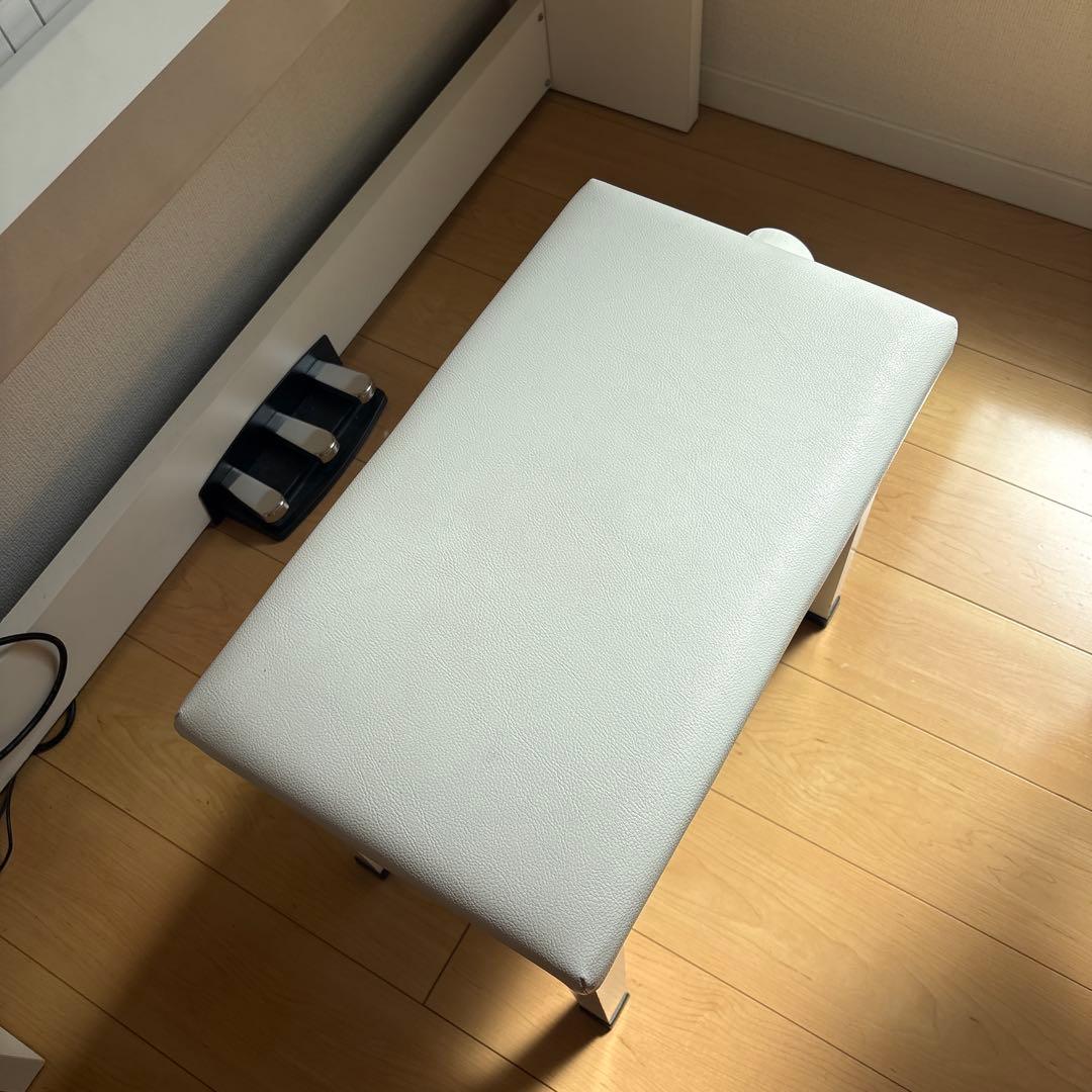 ホワイト電子ピアノ 88鍵 3ペダル付き