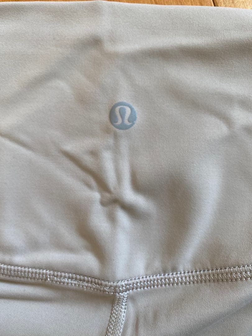 新品タグ付　ルルレモン　Align HR Pant 25\" サイズ8