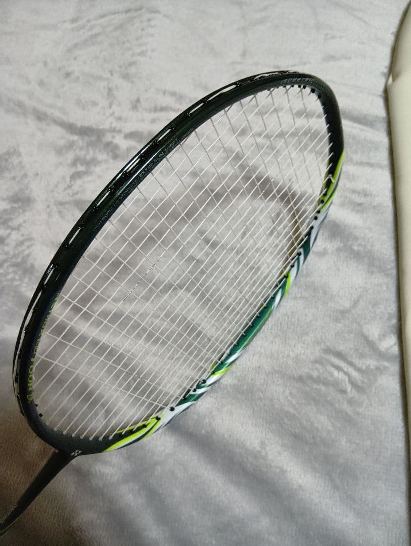 YONEX Astrox 100 Tour バドミントンラケット　4UG6