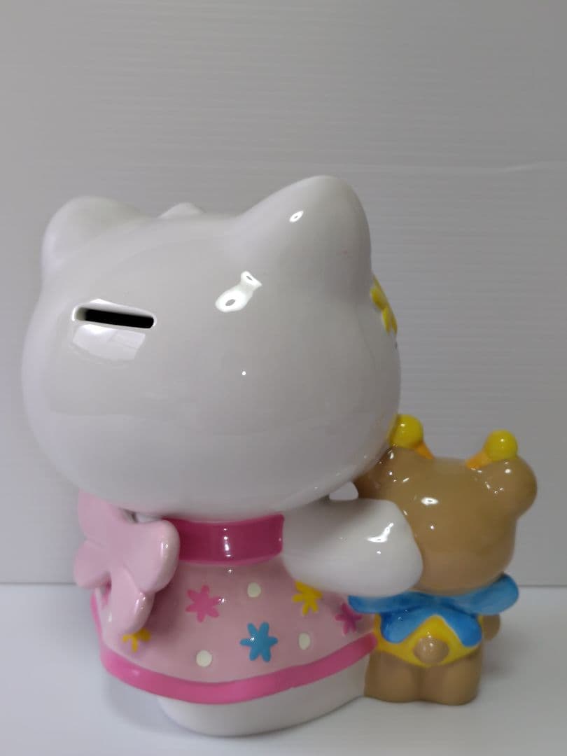 希少　キティちゃん　ハローキティ　貯金箱　陶器　大きめ