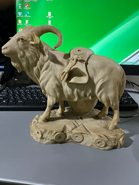 黄金袋　置物飾り　物縁起物　山羊