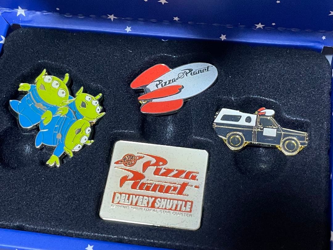 ディズニーストア　ピンバッジセット　ピザプラネット　リトルグリーンメン