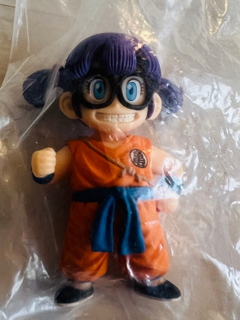 ドラゴンボールフィギュア 一アラレちゃん 30th ➕ パンジ　パネル付き