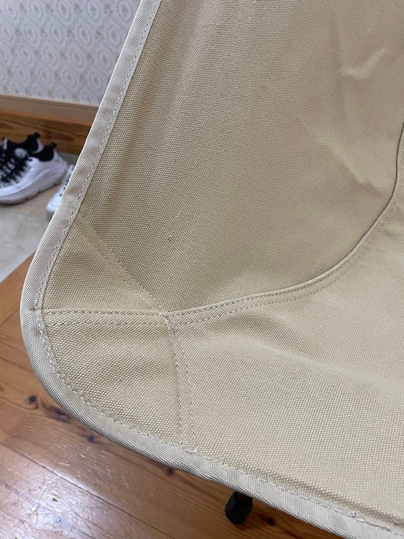 DODスゴイッス ベージュ アウトドアチェア 66cm x 94cm