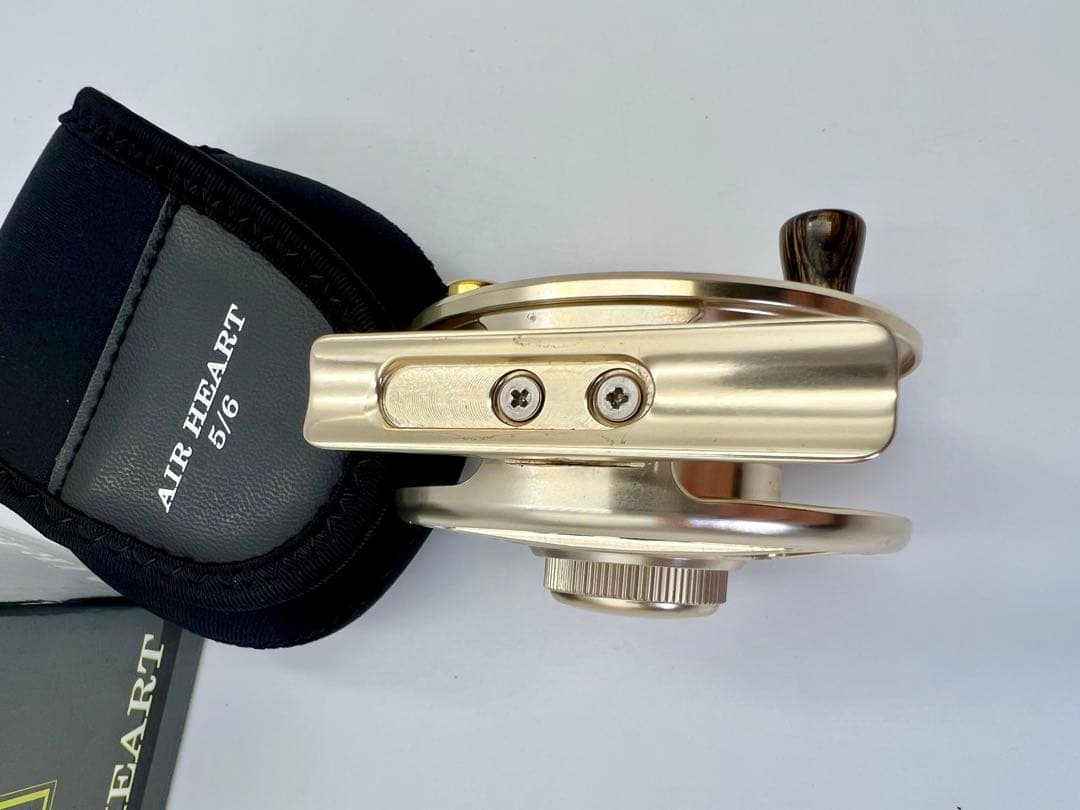 アルファタックル AIR HEART 5/6 GOLD フライリール 美品