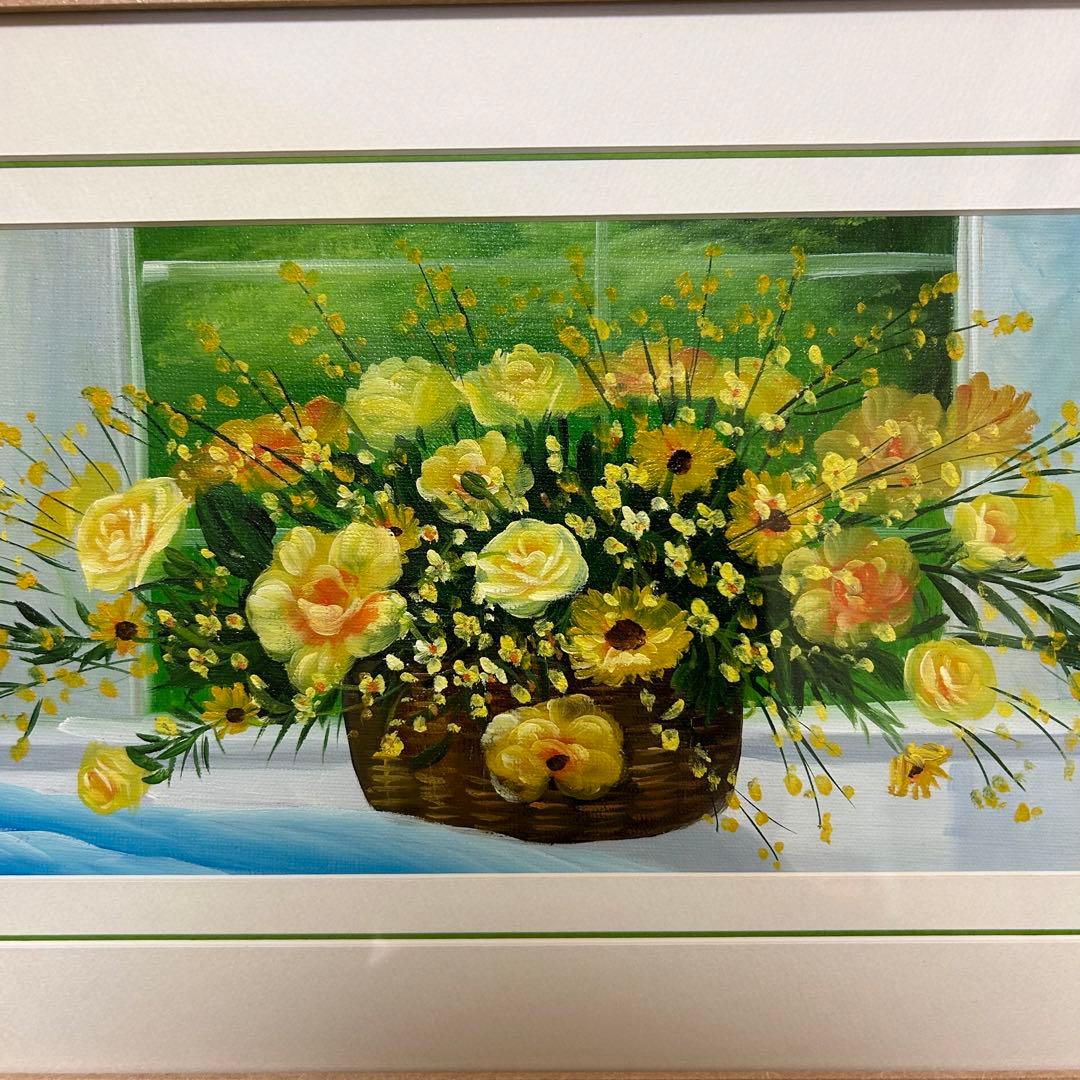 ヒラリーメイヤー　窓辺の黄色い花