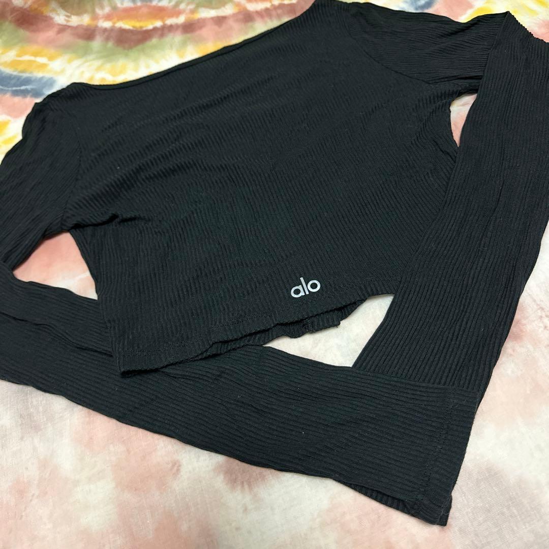 alo yoga アロヨガ　長袖トップス