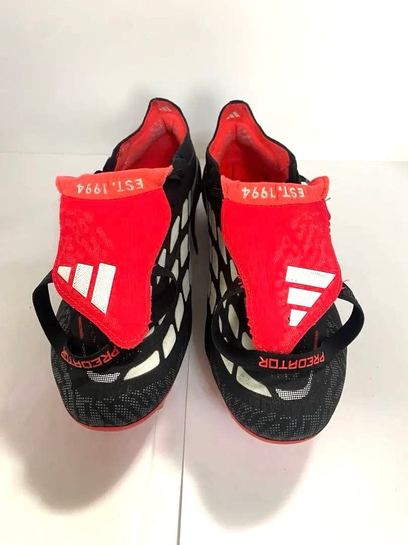 adidas Predator サッカーシューズ ブラック/レッド