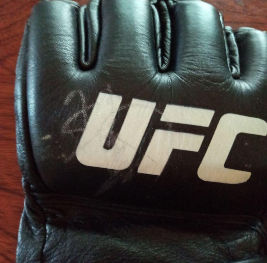 UFC 公式ファイトグローブ XLARGE ブラック　五味隆典サイン入り