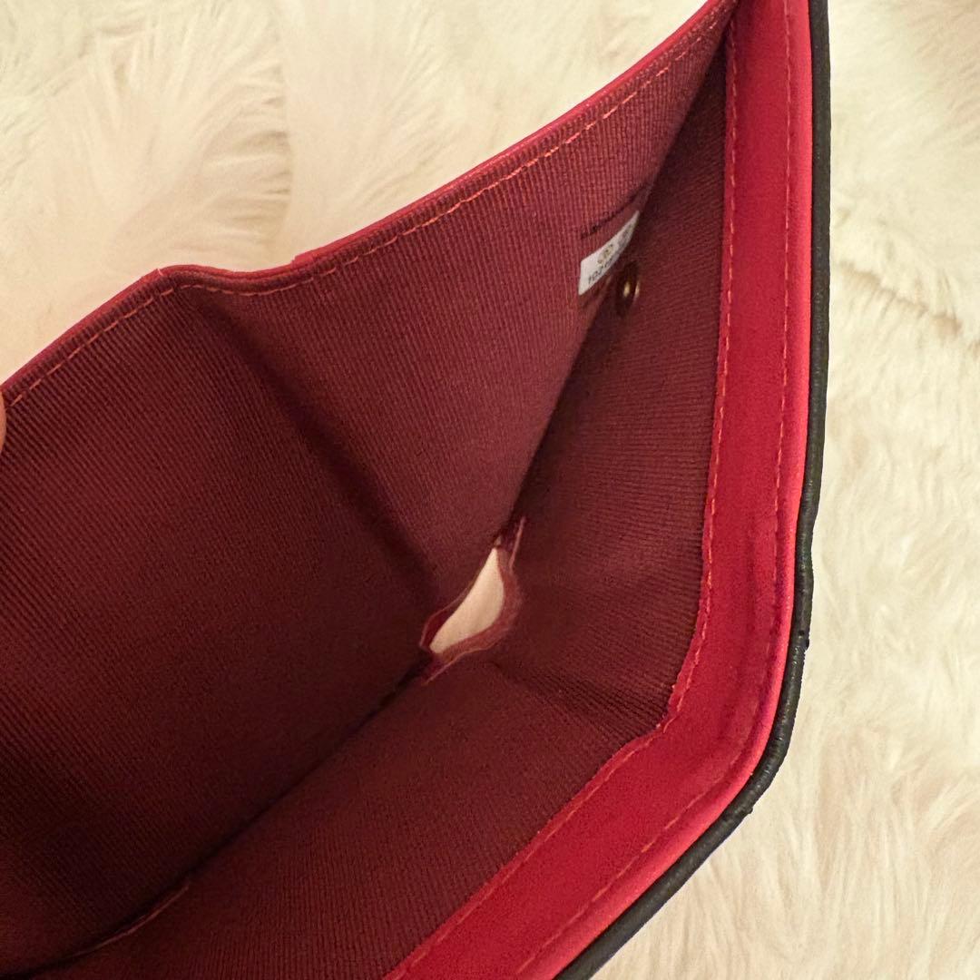 CHANEL コンパクト財布