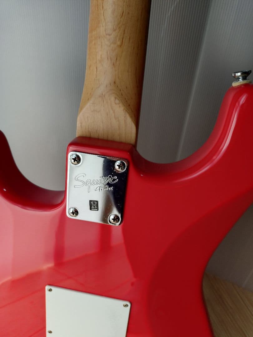 Squier バレット　Stratocaster 赤　ボディ不明