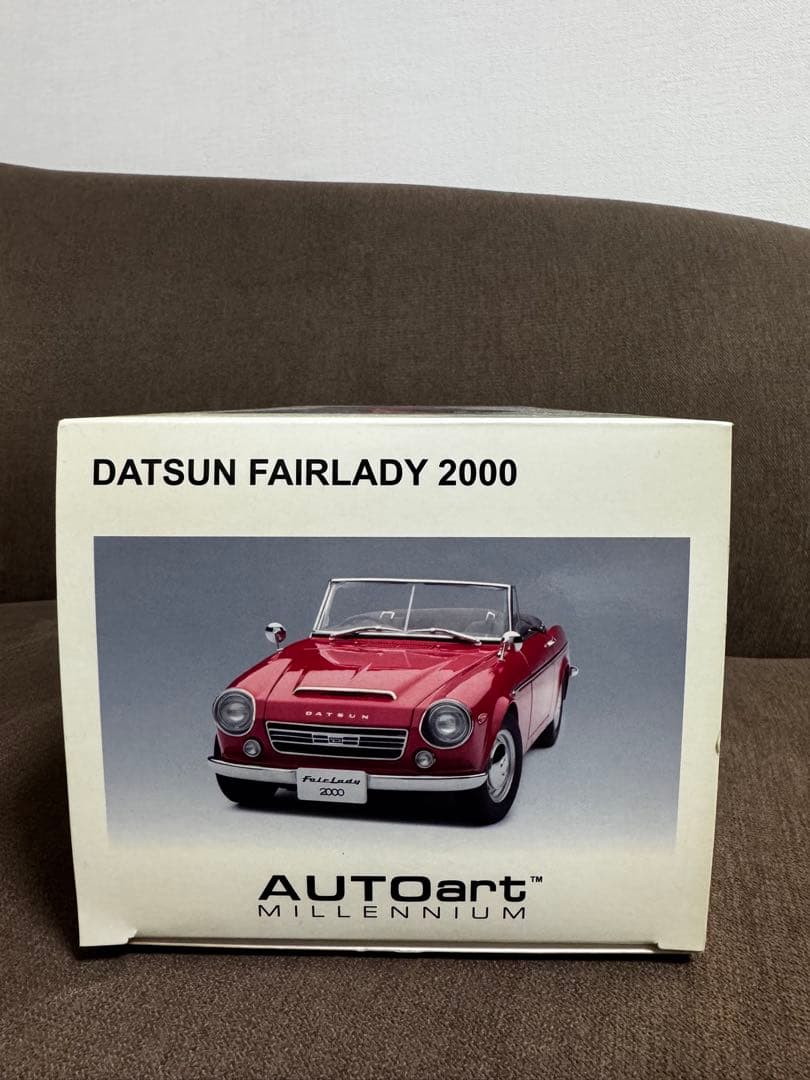 オートアート　1/18 ダットサン フェアレディ2000 （SR311型）