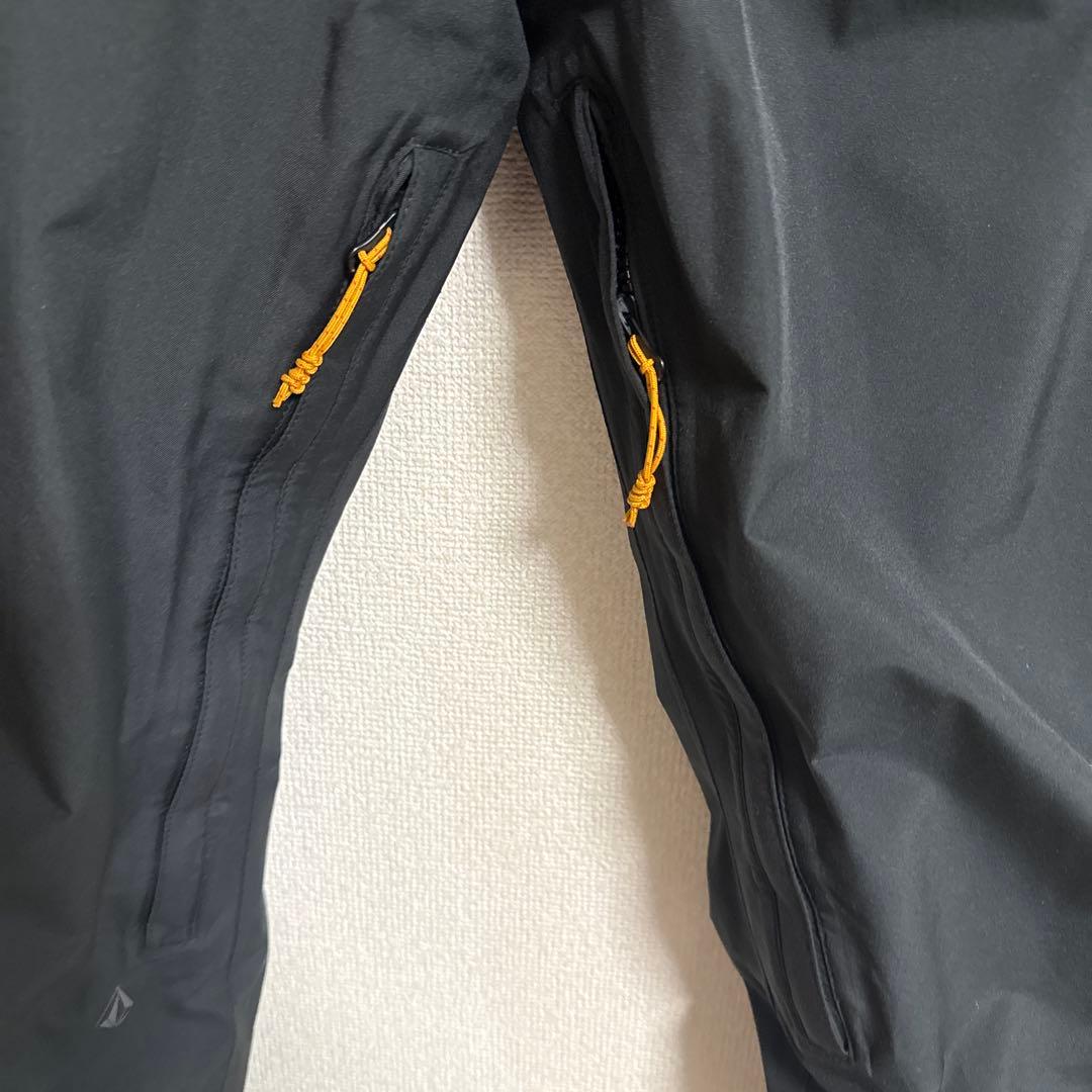 VOLCOM GORE-TEX スノーボードパンツ　Sサイズ（US規格）