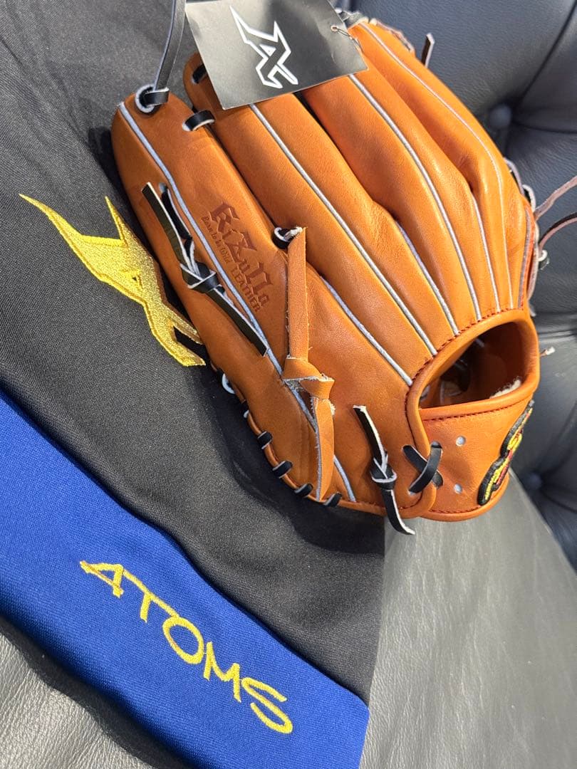 アトムズ　硬式グローブ　内野用　未使用