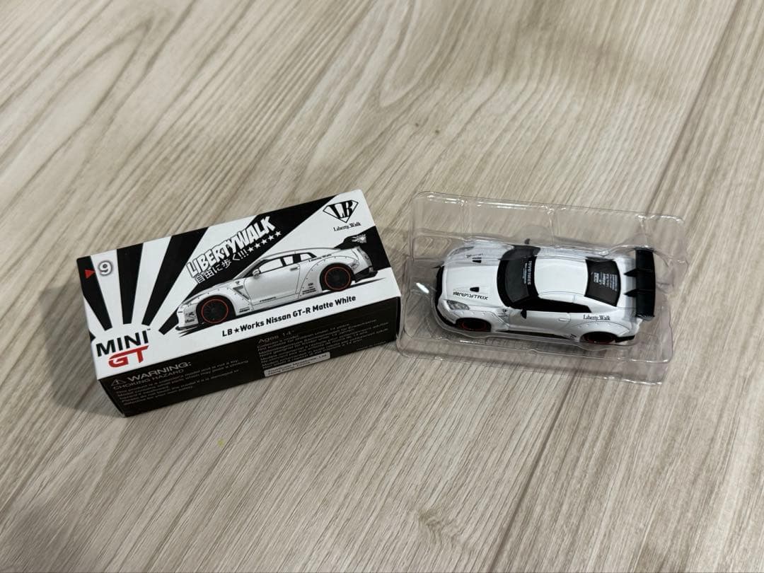 MINIGT LB★Works Nissan GT-R Matte White
