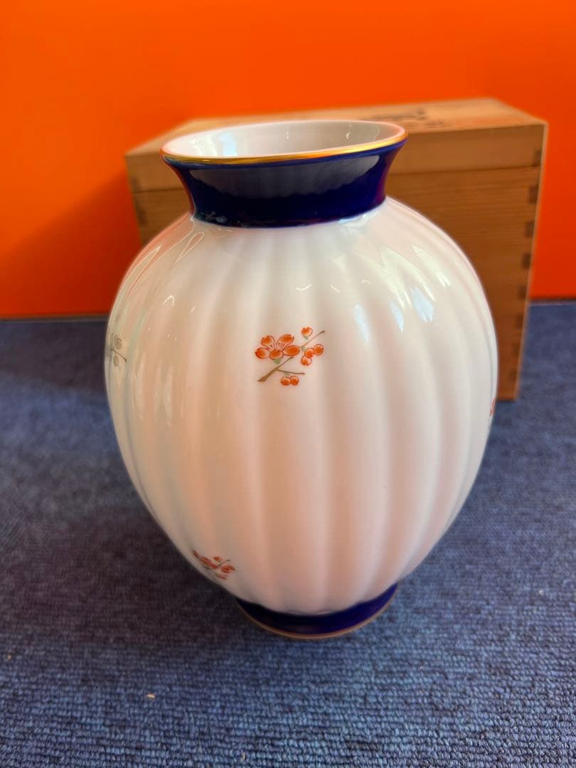 1097 深川製磁　芙蓉鉄仙花　花瓶　金彩　未使用