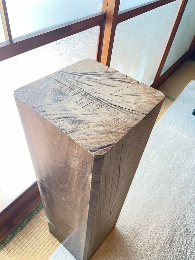 欅　けやき　古材　大黒柱　古民家 インテリアディスプレイに　24cm×24cm
