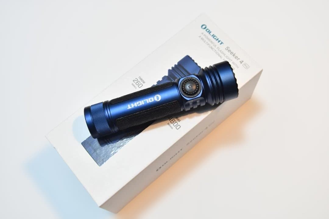 OLIGHT seeker4 pro　ミッドナイトブルー