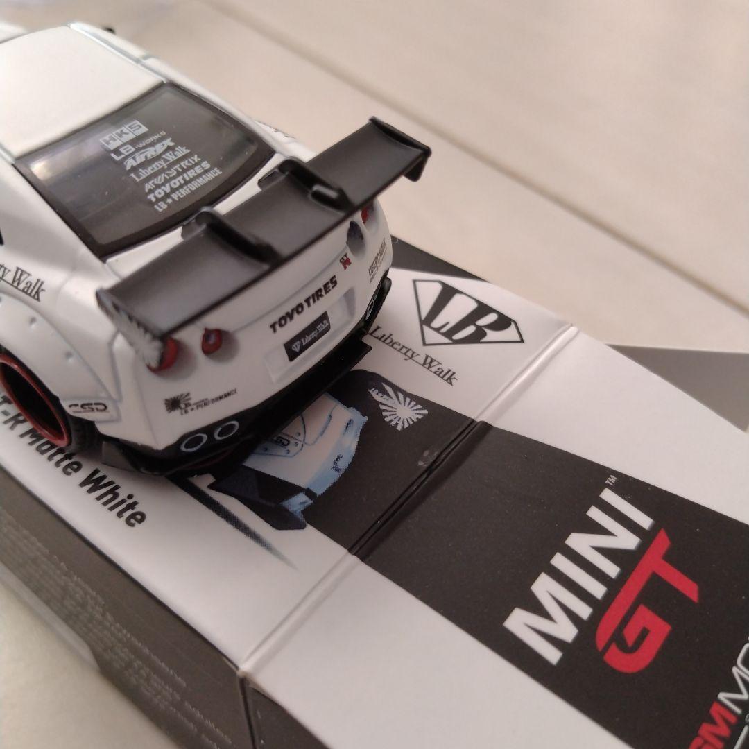 mini gt LB★Works Nissan GT-R LBWK