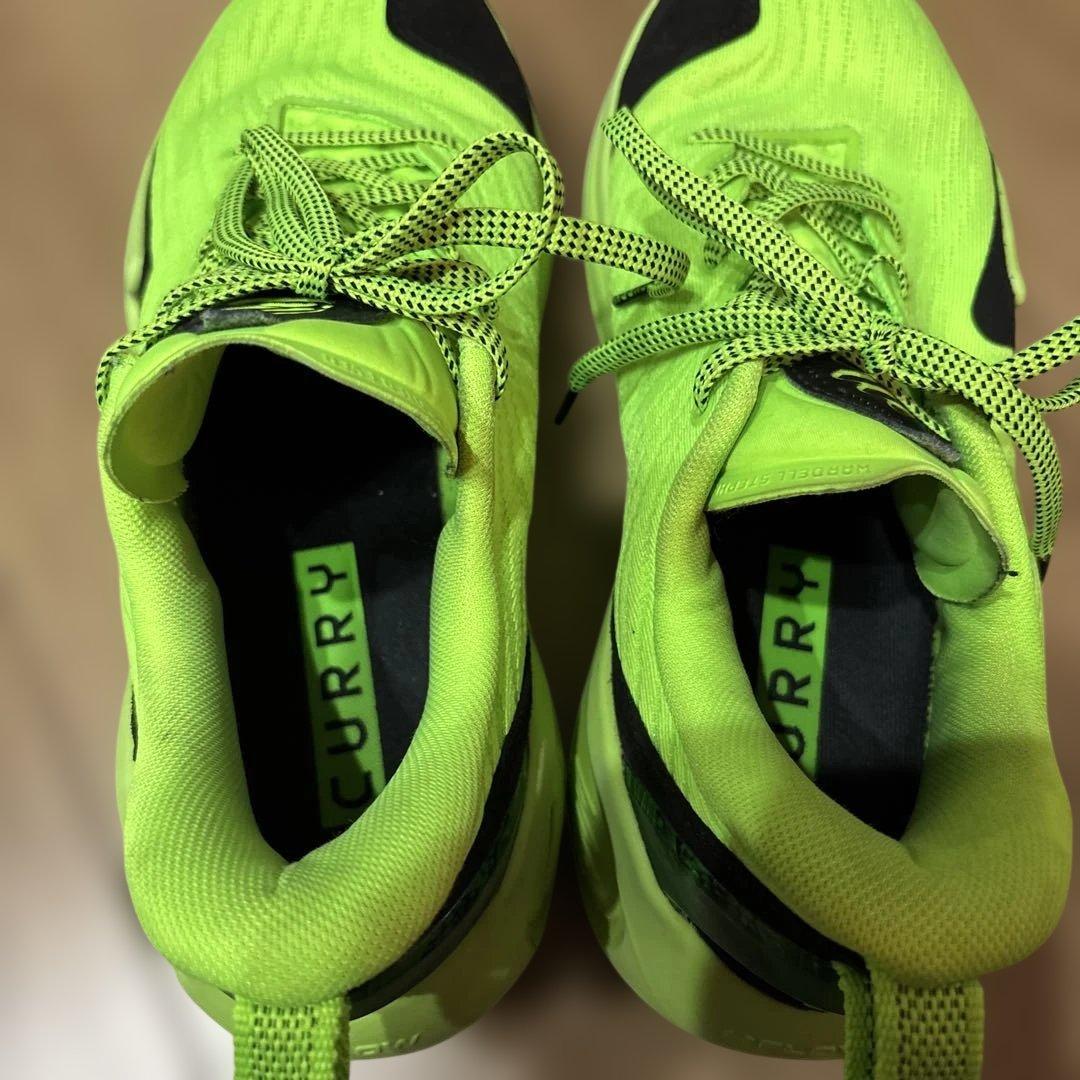 シューズ(男性用) Under Armour Curry Flow 12 28.5cm