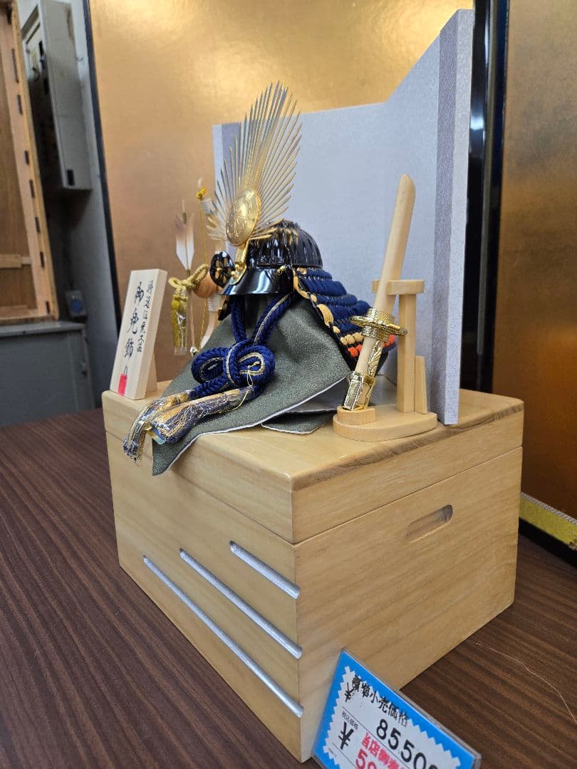 【展示品限り】五月人形　兜　織田信長　収納飾り　※閉店セール　S41