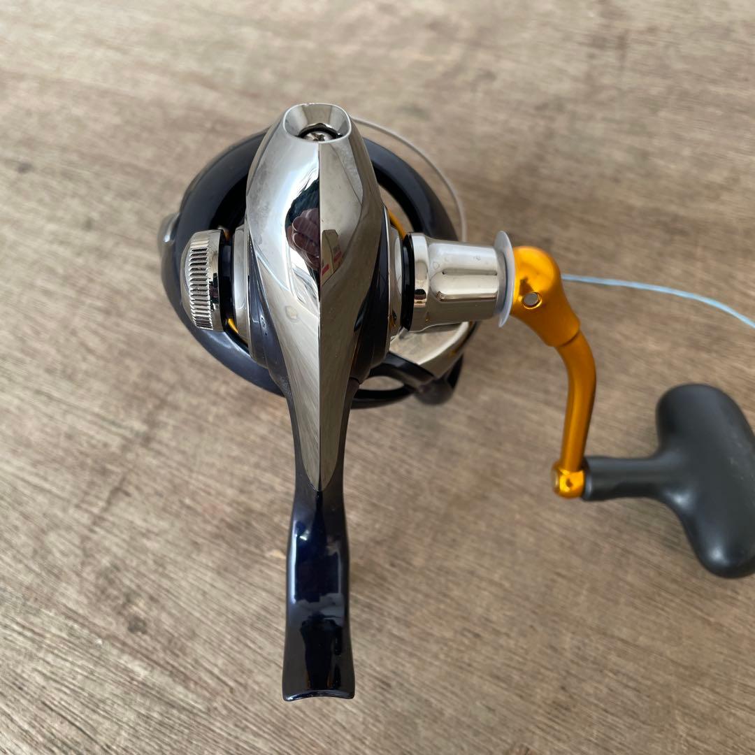 REVROS LT6000D-H スピニングリール