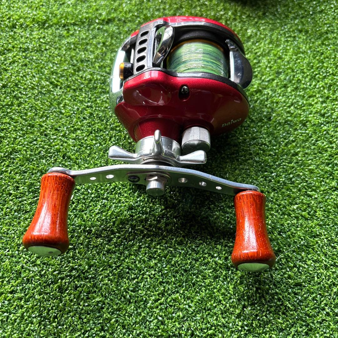 Daiwa SMAK Red Tune 10L ベイトリール