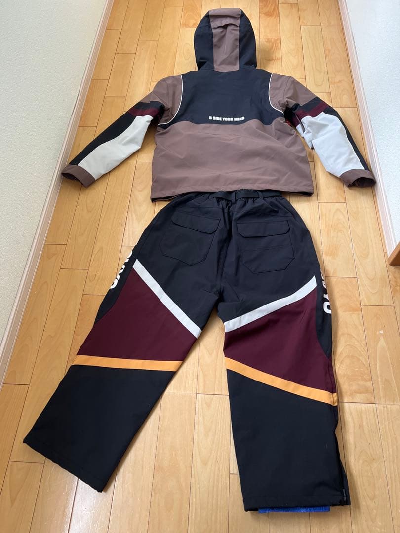オビヨ　OVYOスノーボードウェア