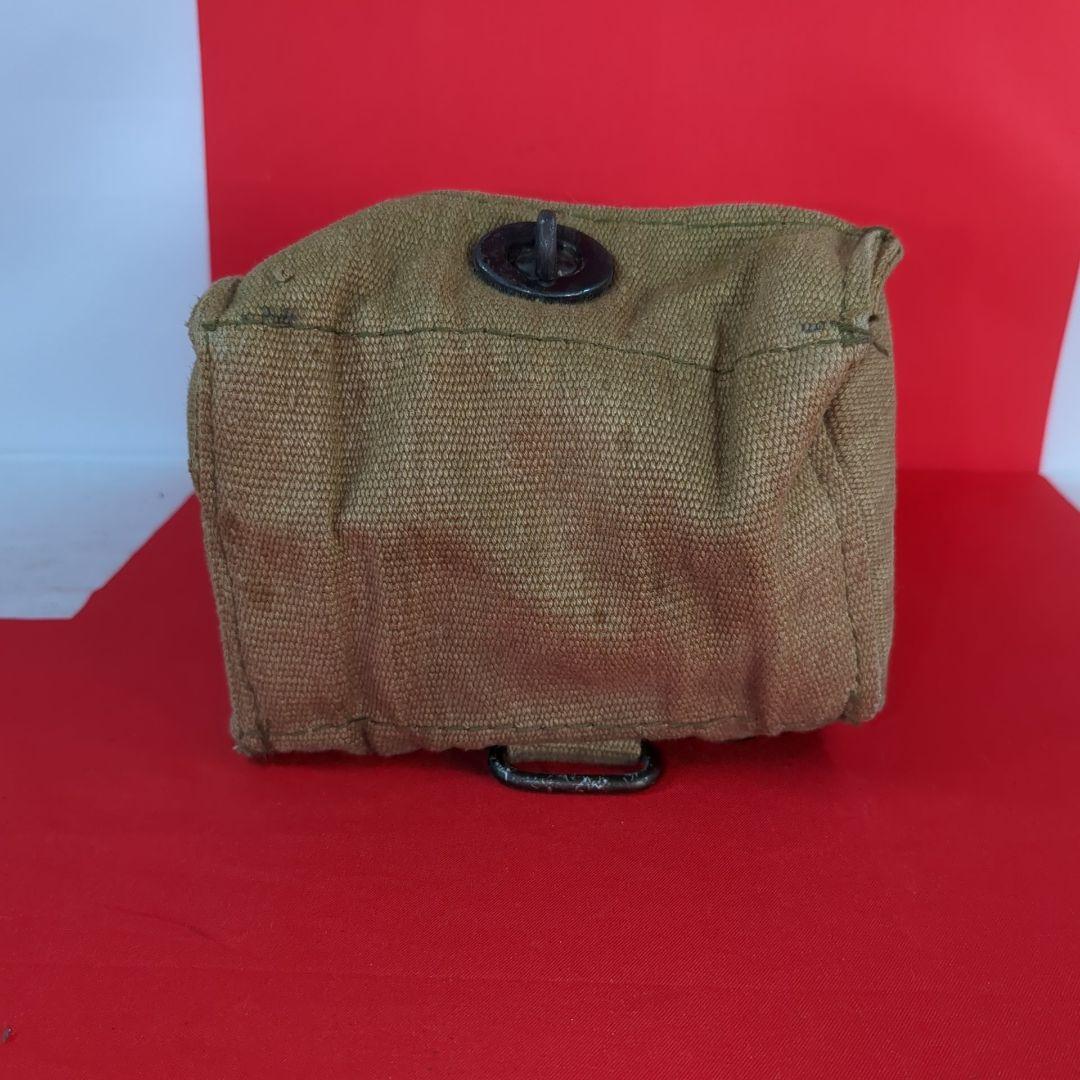 イギリス軍P58専用ポーチとキャンティーンセット（ガスマスク対応キャップ付き）