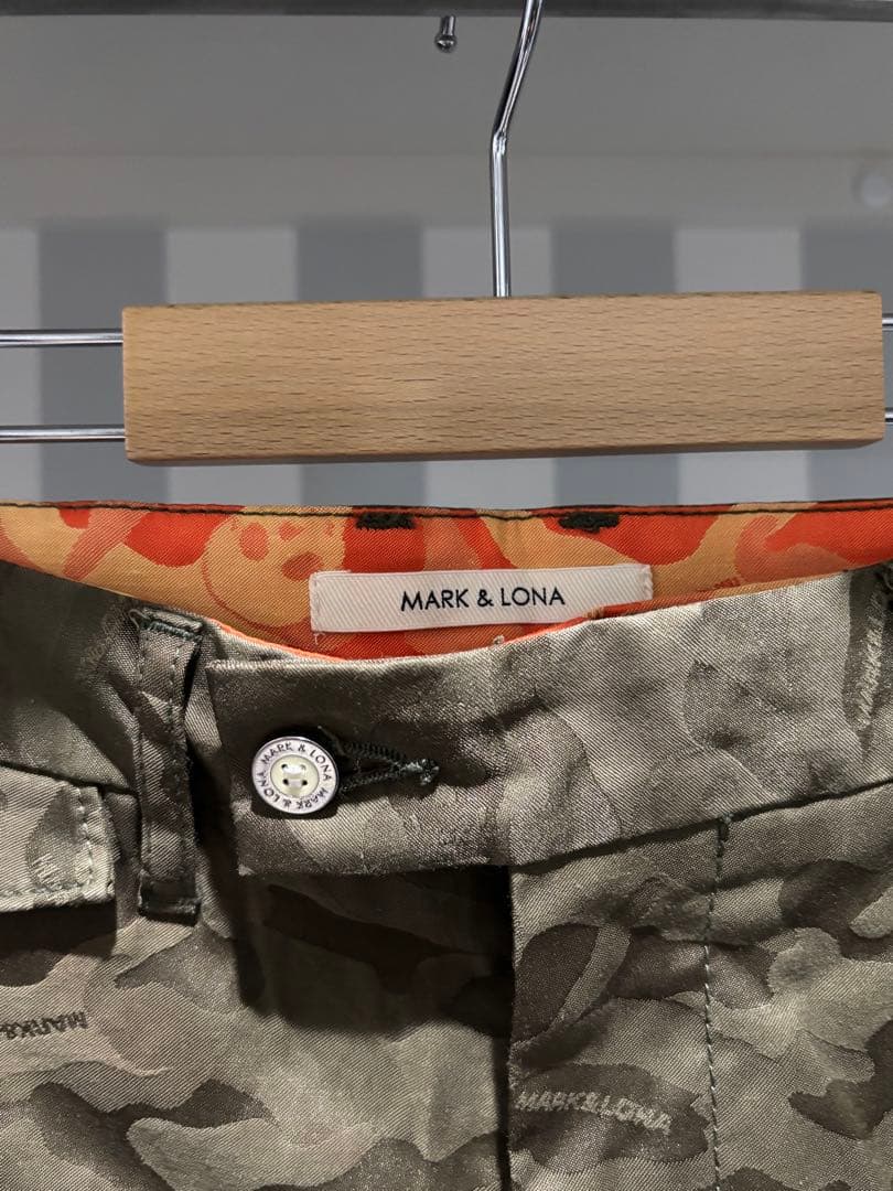 マークアンドロナ ショートパンツ カーキ 迷彩 スカル ゴルフ