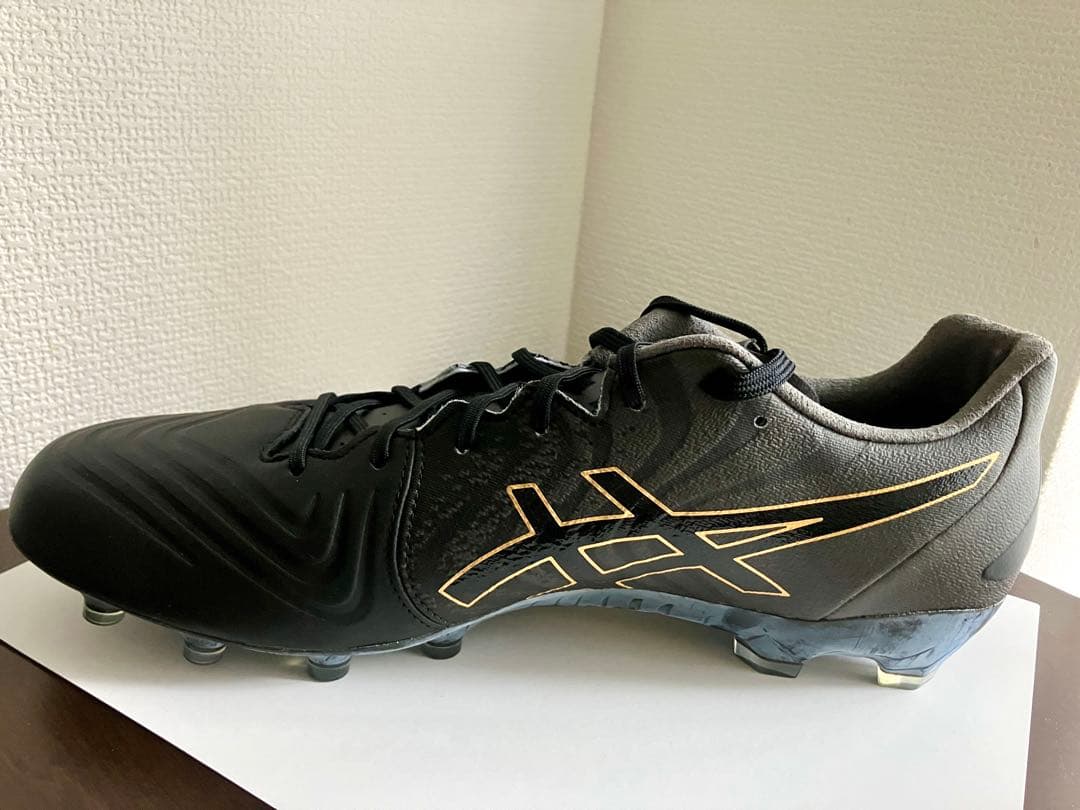 【新品・希少サイズ】ASICS サッカーシューズ ブラック/ゴールド29.0cm