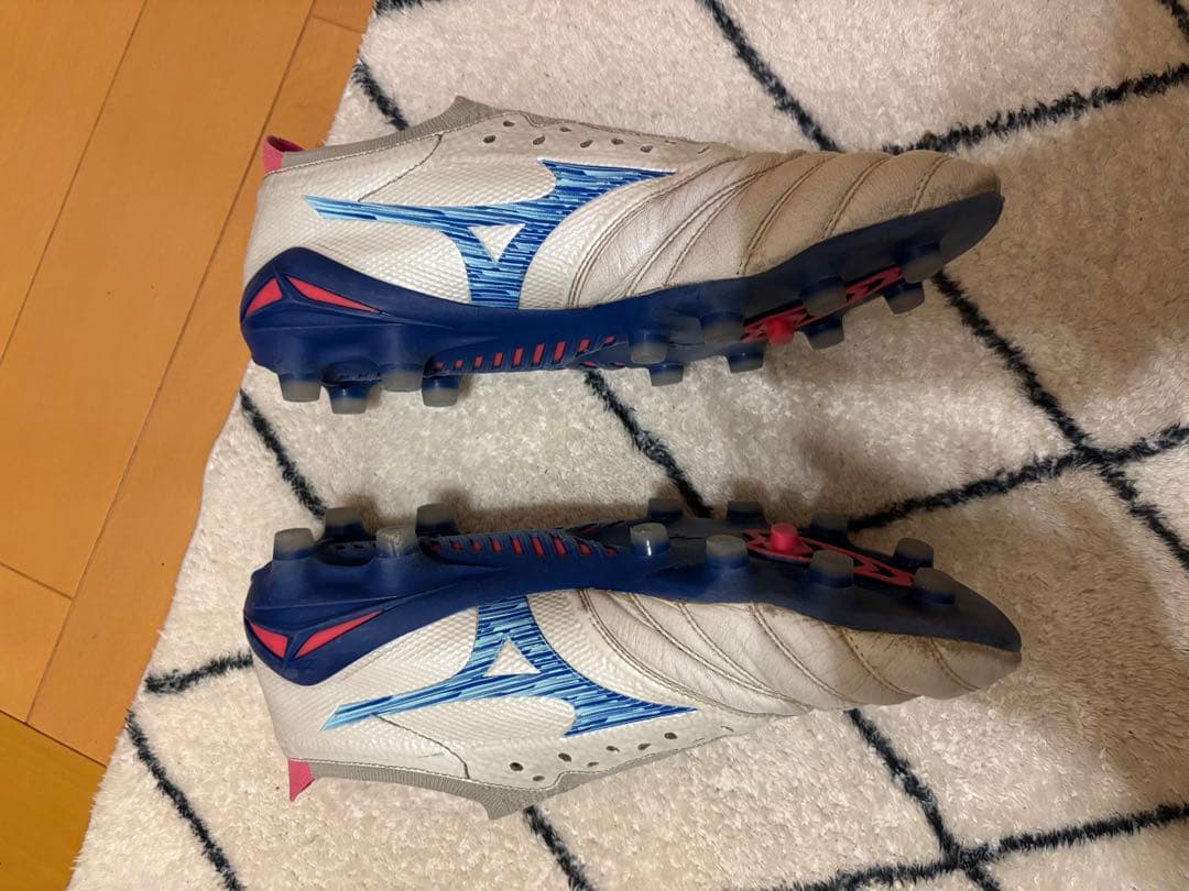 Mizuno モレリアネオ4β 限定カラー