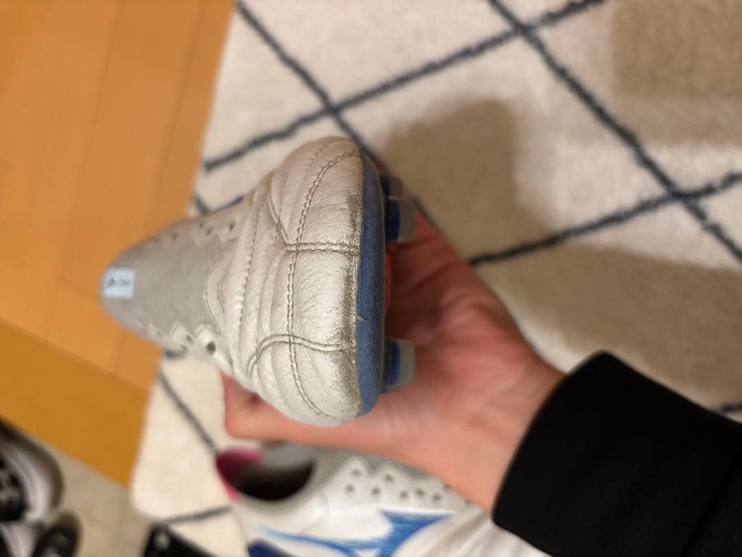 Mizuno モレリアネオ4β 限定カラー