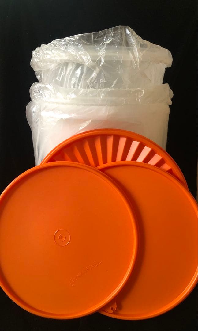 新品★ Tupperware マキシクイーンデコレーター & ジャイアント2個